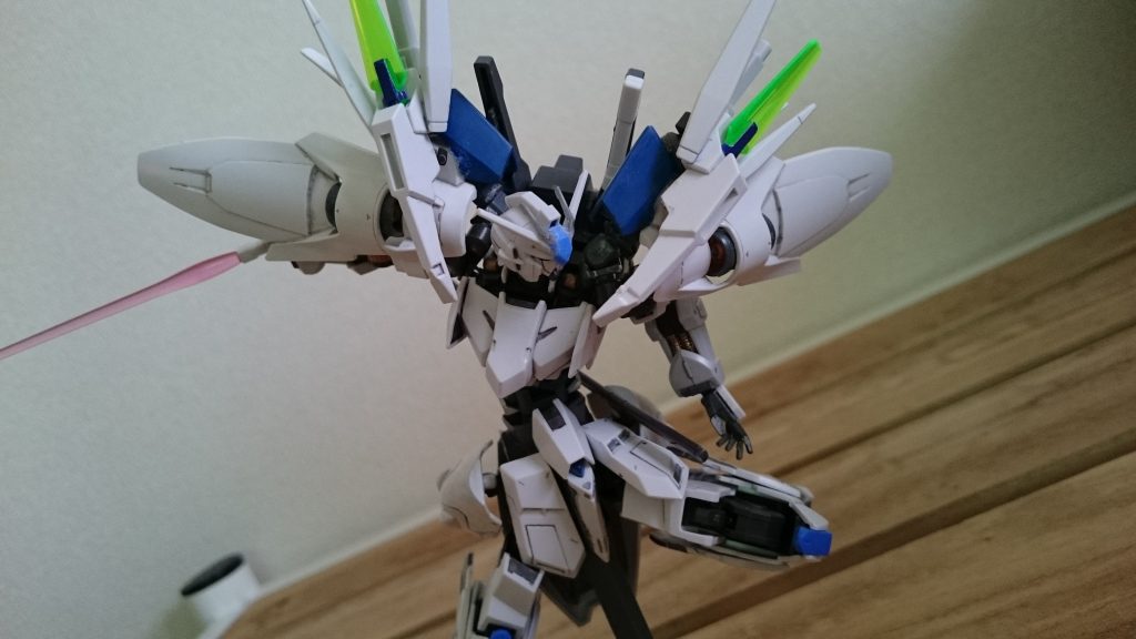 頭部はインパルスをベースにクアンタのマスクやHi-νのパーツを採用してます