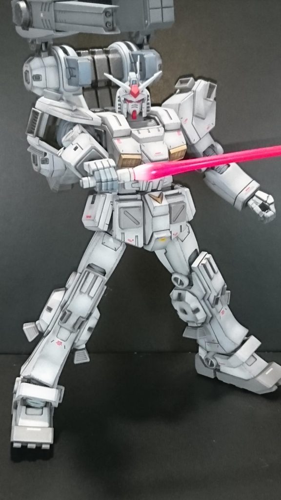 少し軽装状態。
ビームサーベルはグラデーション塗装してます。