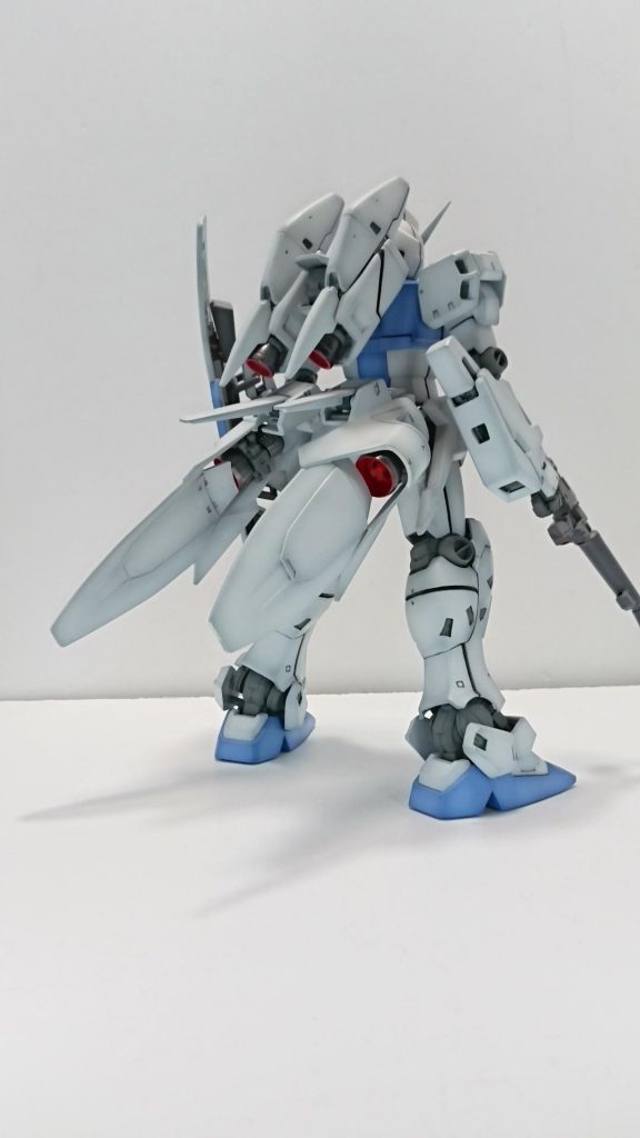 背面。

バーニア内部のレッドは本体の赤と少し変えてます。