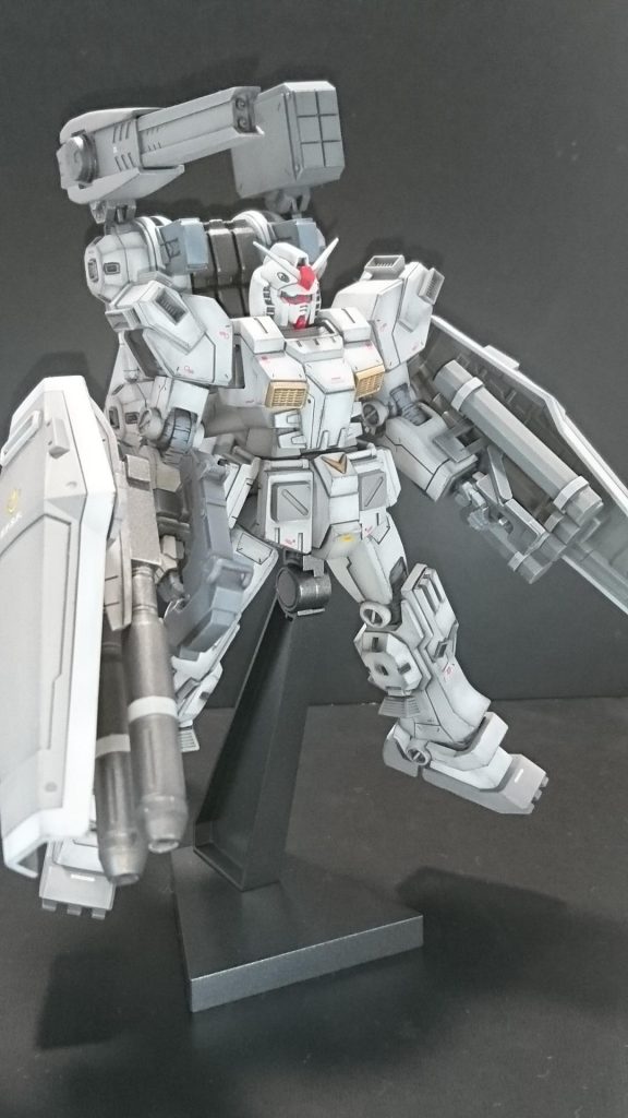 頭部はノーマルなガンダムヘッドも製作してます。
