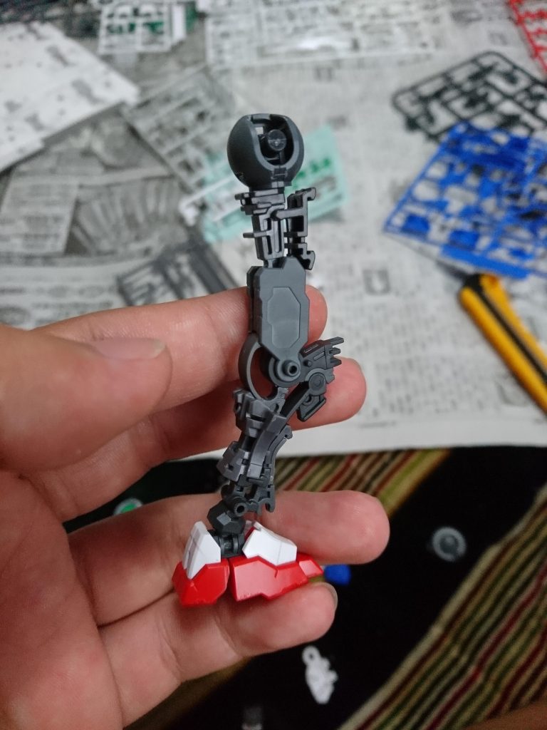 左脚
ほぼ終わっていたんですが膝関節の向き間違えてここまで後戻りです