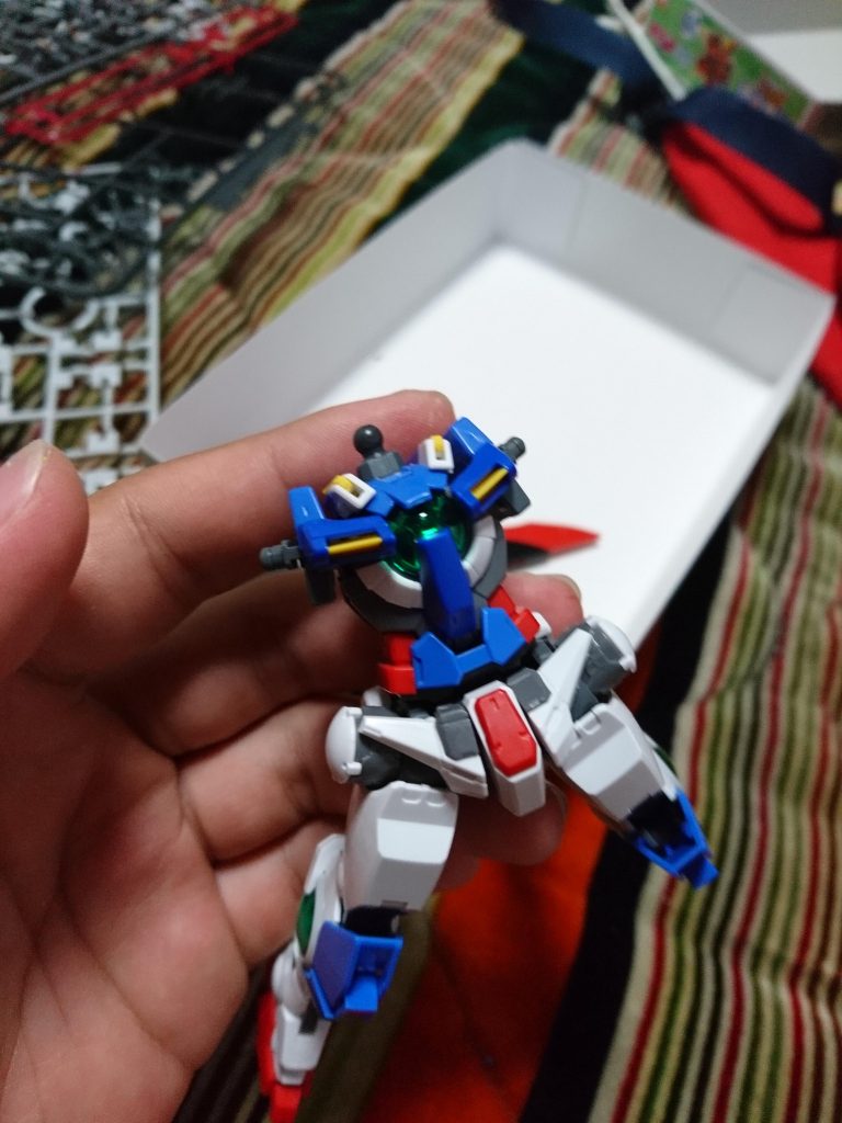 腰部分も完成です
右脚左脚も付けてます