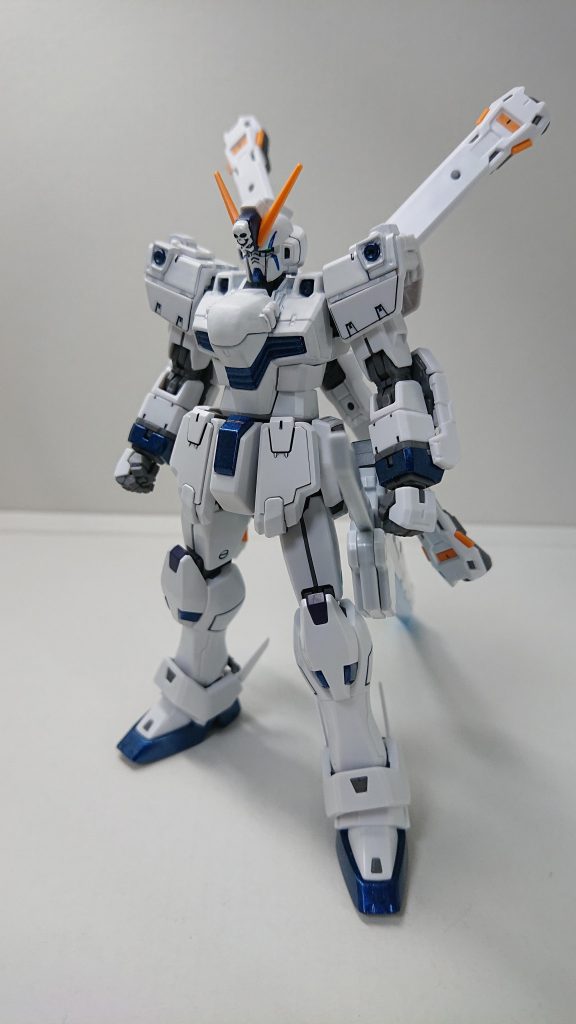 オリジナル武装としてサムライマスターソードを装備させてみました。