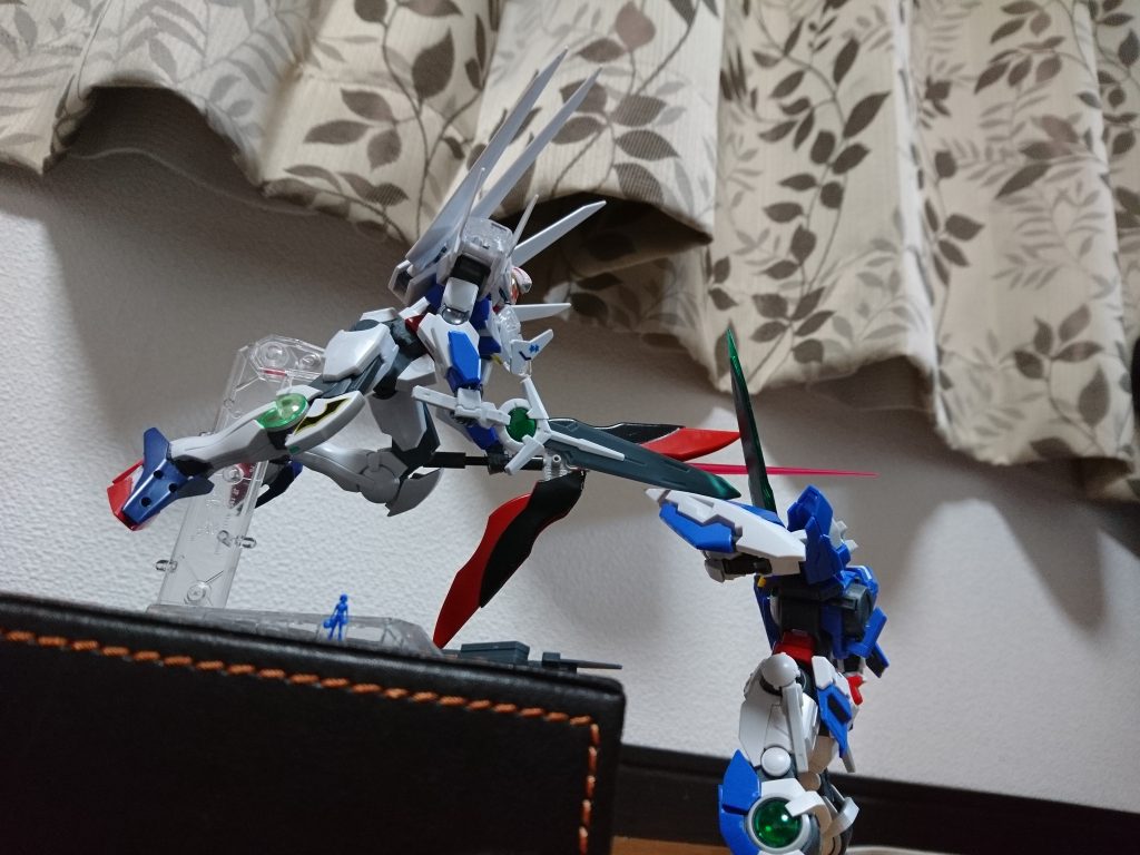 ダブルオーBに斬りかかられるエクシアリペアIII