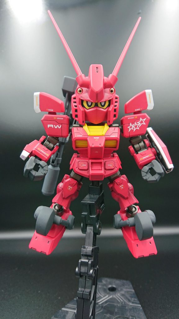 素体はガンダムそのものなので、ツインアイも瞳入りバージョンにできます。