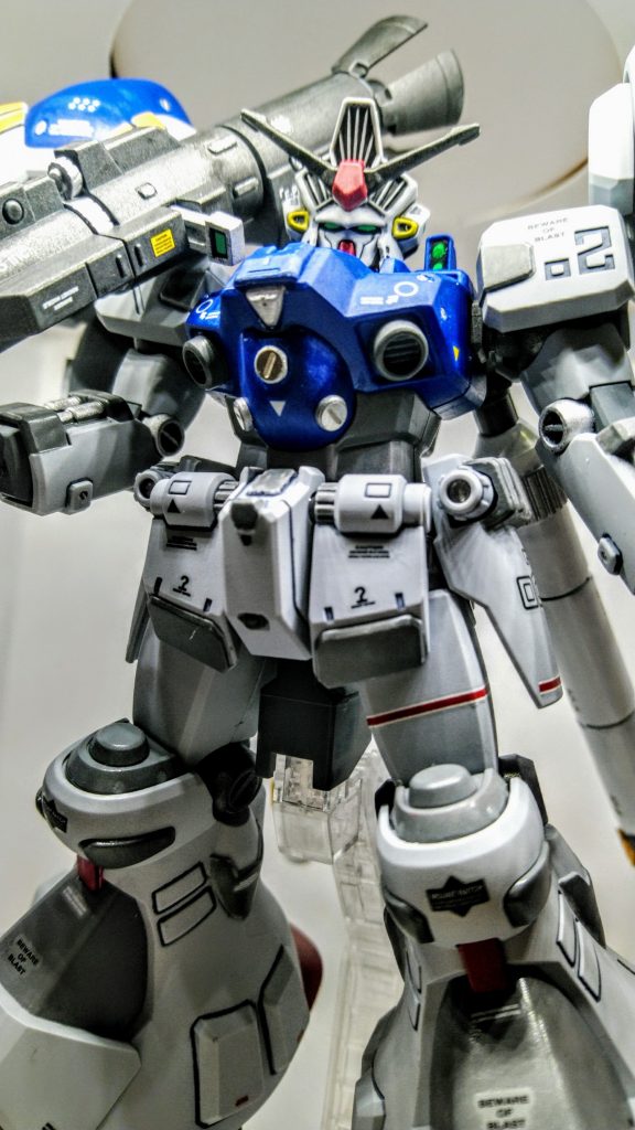 コックピット部のビスのようなパーツや、モールドとして追加した穴の中にアルミビスを取り付けてます。