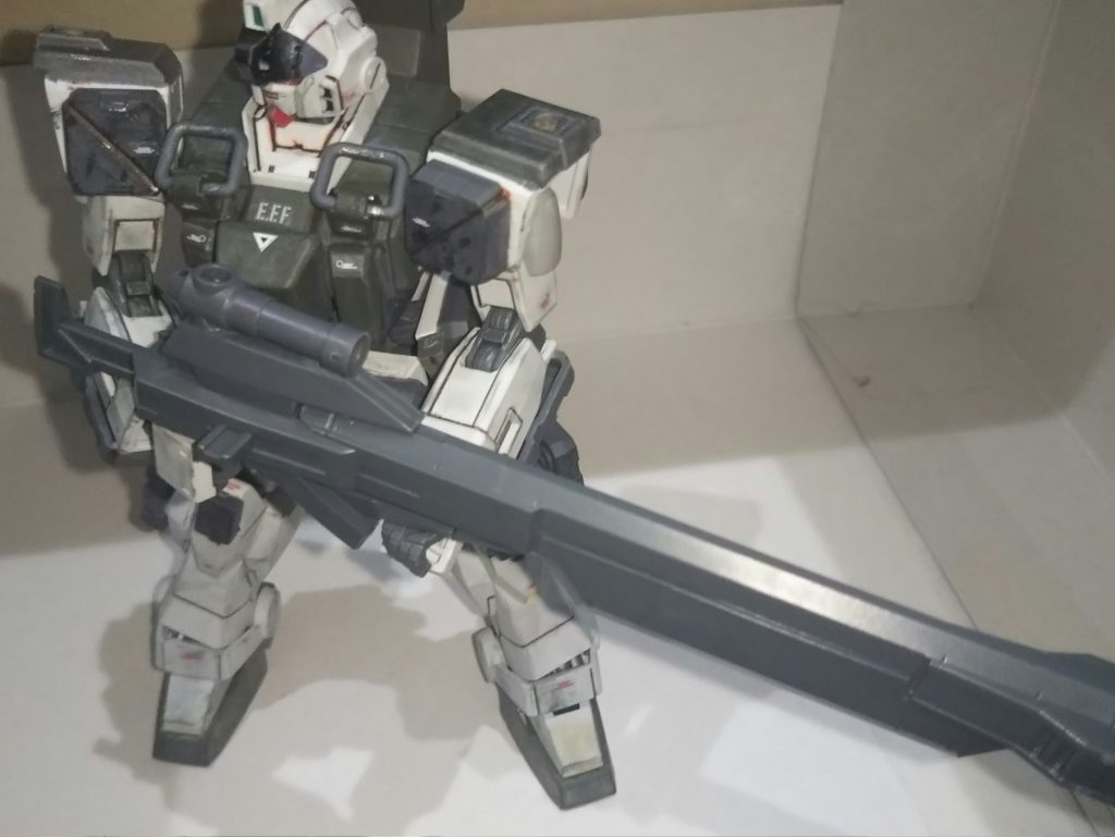 ハイパーロングレンジビームライフルを装備した陸戦型ガンダムM型。より高度な超遠距離狙撃が可能となった。ただし、重量オーバーとなってしまうため、シールドやその他の武装を装備することができないので、採用されることはなかった。