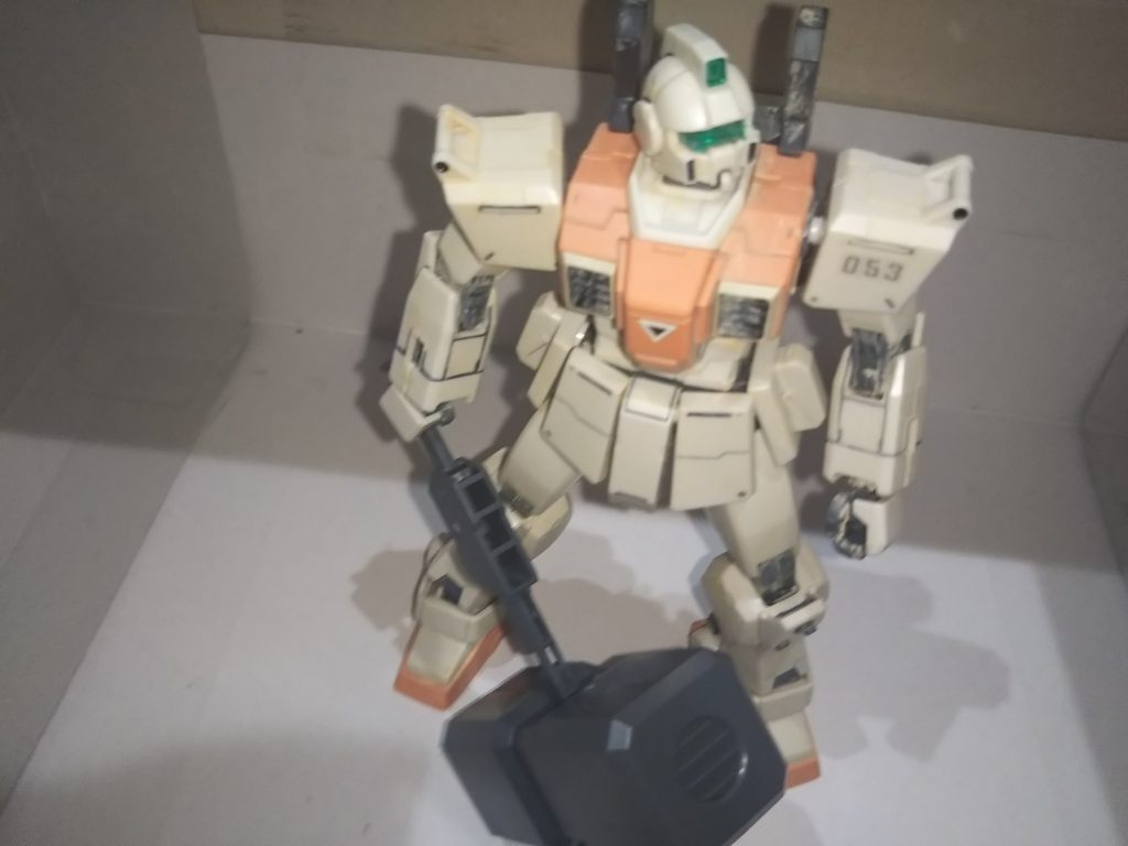 ロケットハンマーを装備した陸戦型ジム。これに関してはどうしてこれにしたとしか思えない。当然採用されなかった。