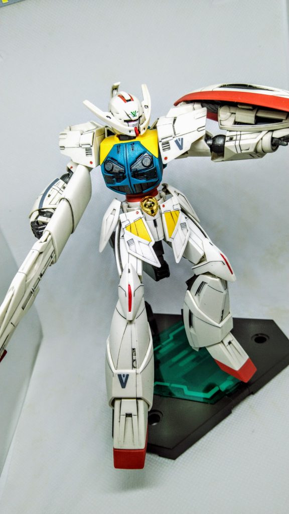 三連休ということで、サッと作れるガンプラをチョイスしました。しかしながら、ただ組むだけでは面白くないので【大河原邦男氏】リデザインのターンエーガンダムを目指して制作。