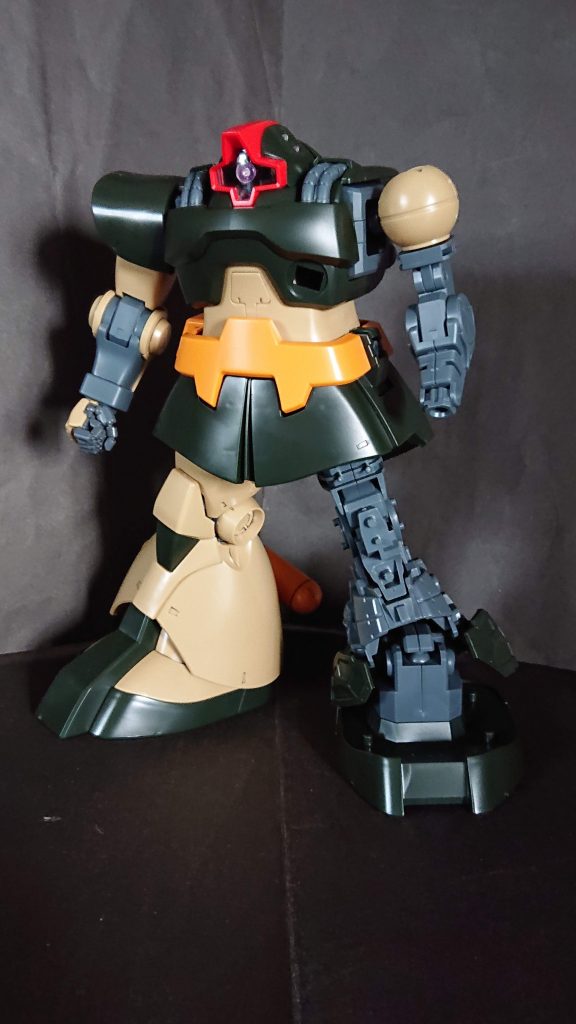 半分フレームで。腕のフレームが完全新規で作られて、可動域と精密感がアップしています。