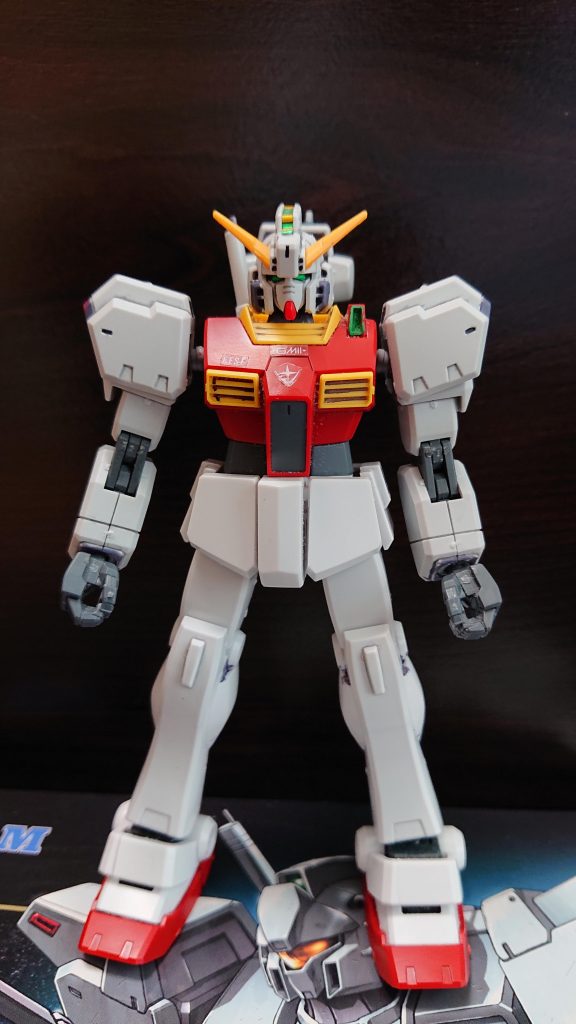 ↑フロントビュー
 アスハ達はサラミス改級ジンツウの格納庫で説明を受ける。
◆エンジニア「このジムIIには、一週間前コンペイトウに侵入したスパイが入手した【ヘイズル】という機体のデータを元に作られた頭部、バックパックと、鹵獲したジム・クゥエルの碗部を取り付けました」
◆ミツヨシ「この機体は大丈夫か?事故で部下が死ぬのはゴメンだからな」
◆エンジニア「大丈夫です。【ヘイズル】のパーツのデータはティターンズが既にだいぶ蓄積しているので安全性は高いです」