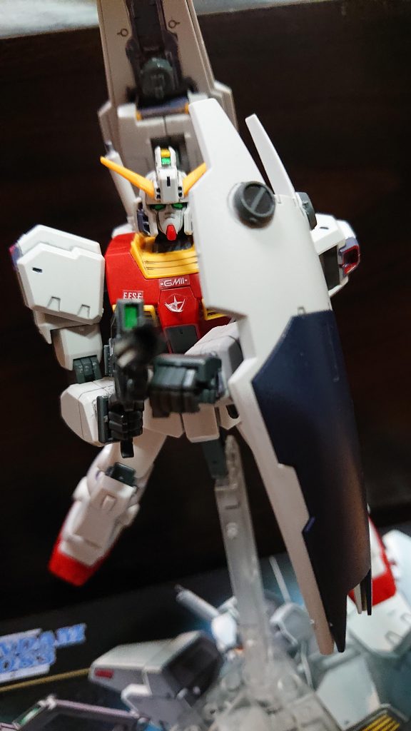 ↑ビーム・ライフルを撃つアスハのジムII
◆アスハ「そこぉー!」
◆ベイト「当たるかよ!」
 攻撃を避けたベイトのジム・クゥエルの脇をモンシアのジム・クゥエルが通り抜ける。
◆モンシア「あれは…ガンダム!撃破させてもらうぜ!」
◆ベイト「待てモンシア、先行するな!」
◆モンシア「いくら強かろうとテロリストの試作機だ!どうせ欠陥だらけだ!」
 モンシアはそう思い込み、突撃したようだ。