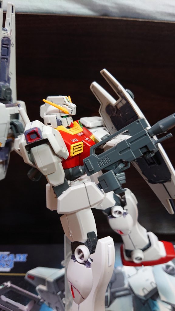 ↑ビーム・ライフルを撃つアスハのジムII(2)
◆アスハ「旧式だからってなめないでよ!」
 アスハとモンシアで思っていることが真逆だったw
 アスハ達と【不死身の第4小隊】の戦闘は乱戦になっている。