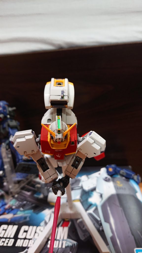 ↑ジム・クゥエルの右腕を一刀両断するトシカズのジムII
◆モンシア「くっ、回避が間に合わなかった!」
 奥ではアデルのジム・クゥエルのジム・ライフルの残弾が底を尽きかけていた。
 それを受けてベイトのジム・クゥエルが撤退信号を出す。
◆モンシア「おいベイト!やられっぱで良いのかよ!?」
◆ベイト「死ぬよりはマシだろ!」
◆アデル「ですね」
◆モンシア「くぅー!分かったよ!畜生!」