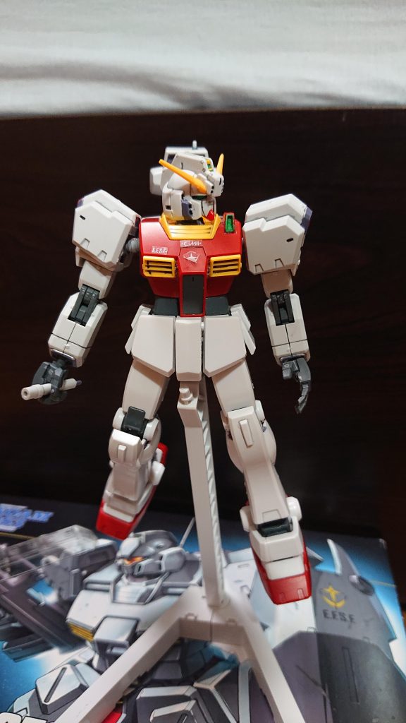 ↑帰還途中のトシカズのジムII
 アスハがあり得ないものを見たような感じで、
◆アスハ「皆が、生きている?」
と、呟いた。
◆ミツヨシ「あぁ、そうだ、誰も死んでない」
◆トシカズ「な、言っただろ」
◆アスハ「良かった…」
 アスハは嬉し泣きした。
 トシカズがアスハに向けて個人通信を送る。
◆トシカズ「アスハ、その、ズァー俺と…ズァーてくれないか?」
 ノイズが強くなってきたが、アスハはトシカズが伝えたいことは察した。
◆アスハ「はい!喜んで!」
 
 そして、今増援として到着し、アスハ達の部隊を信用しきってないから個人通信までも傍受していた瀬川が思った。
◆瀬川(このリア充め…!イグニッション、スマッシュするわよ!)