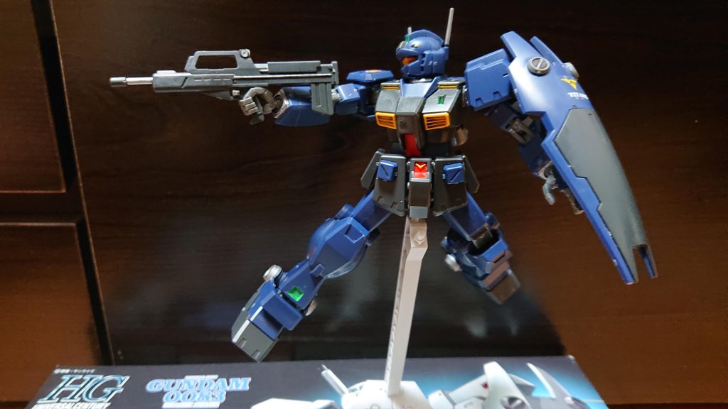 ↑無双するジム・クゥエル
 ミツヨシの嫌な予感は正しかった。
◆センダイ所属パイロットA「ダメだ!奴らは【不死身の第4小隊】です!」
◆センダイ所属パイロットB「後ろ!?ぐぁー!」
◆モンシア「こんな前期型ジムの小改造機なんてジム・クゥエルの前には雑魚同然なんだよ!」
◆アデル「ジムIIの性能はジム・クゥエルの75%ぐらいなので雑魚という程の差はないですよ、モンシア中尉」
◆ベイト「モンシア、油断はするなよ、この機体はジム・カスタムより機動力が低い、ジム・カスタムなら避けられた攻撃を被弾するかもしれない」
◆モンシア「へいへいw」