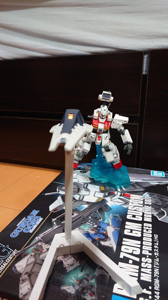 ↑シールドブースターを射出したアスハ機
◆アスハ「よくも…!よくもトシカズさんをー!」
 謎のガンダムはシールドブースターを迎撃しようとしたが、失敗し機体にシールドブースターが衝突した。強化され、ブースターとしての使用しか考えられていないシールドブースターは爆発した。そして、謎のガンダムは、衝撃でばらばらになったが…