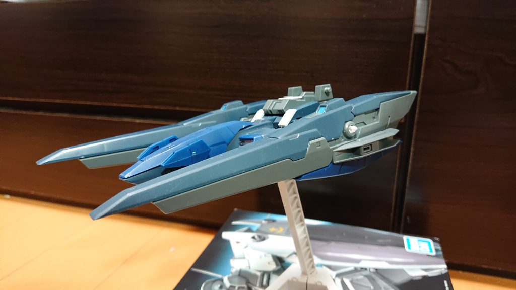 ↑迫って来る謎のガンダム
 なんと、謎のガンダムの本体はバックパックだったのである。そして、アスハ機に特攻をしようとしていた。アスハは振り向き全速力で逃げようとしたが追いつかれ…