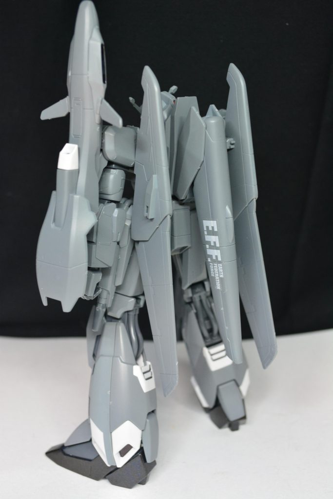 ## 背面

テールバインダーにはE.F.Fのマーキングシールを貼っています。