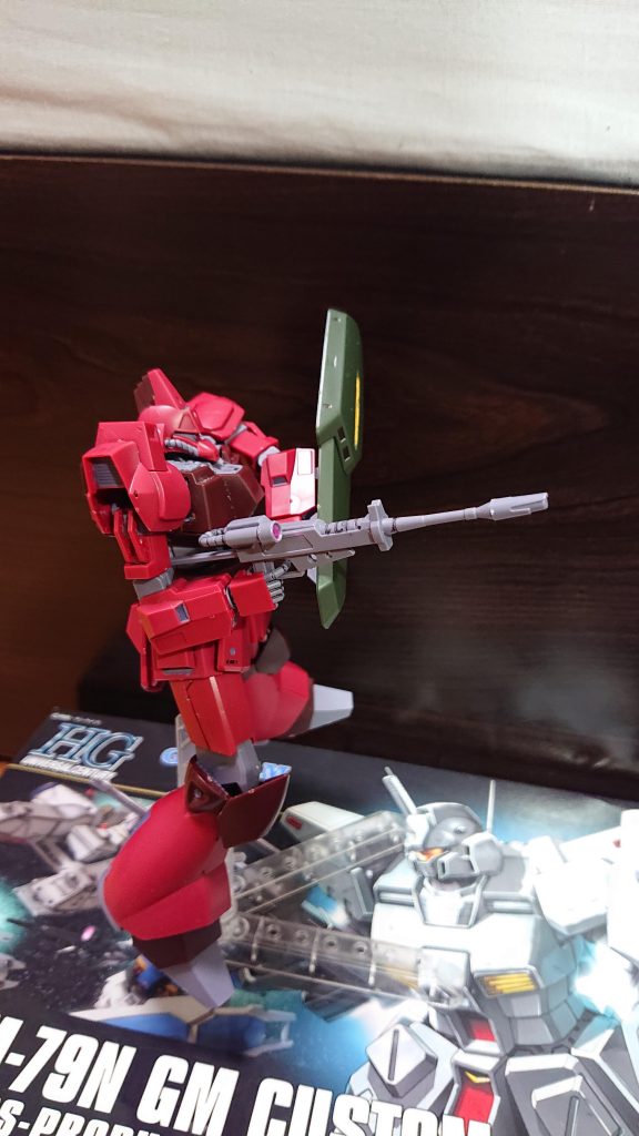 ↑ビーム・ライフルを撃つコウスケ機
 コウスケはジム・カスタムMk-2を見て
◆コウスケ「こいつら、何者だ!?」
と言った。