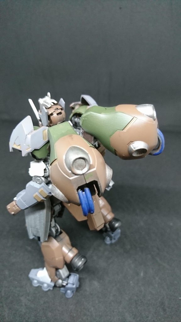 ガンダム・ベヒモス
ネクストフレームの一機体、「鉄華団」のグシオンリベイクの戦闘データを元に開発された機体、遠距離と近距離に長けており狙撃はＡＩガブリエルのサポートにより確実に標的を狙い撃つことができ危機が迫るとNRSジェネレータを作動してパイロットを守ることができる