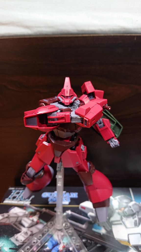 ↑ビーム・サーベルを抜くコウスケ機
◆神の声(笑)「この肩ブロックの展開いいですよね」
 コウスケはジム・カスタムMk-2に突破されたため近くの別機体に攻撃をする。
◆コウスケ「覚悟ー!!」