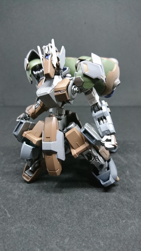 ガブリエル
ベヒモスに搭載されているＡＩ
性格は温厚でパイロットの安全を優先する優しさがあり狙撃アシストでは適格に計算し必ず命中させ、防衛行動も即座に行うことも出来る
ゲイルは彼女のことを「ギャビー」とよんでいる

ベル
ベルゼビュートに搭載されているＡＩ
ベルという名前はレイヴンにつけられた名前で本来の名は不明
性格は冷静で情報処理の能力が早く相手の動きを予測することができベル自らがベルゼビュートを動かすこともある
レイヴン曰く「コックピットが唯一落ち着く場所なのにベルと話してたらねむれねぇよ…」とぼやいてた(仲が良い)