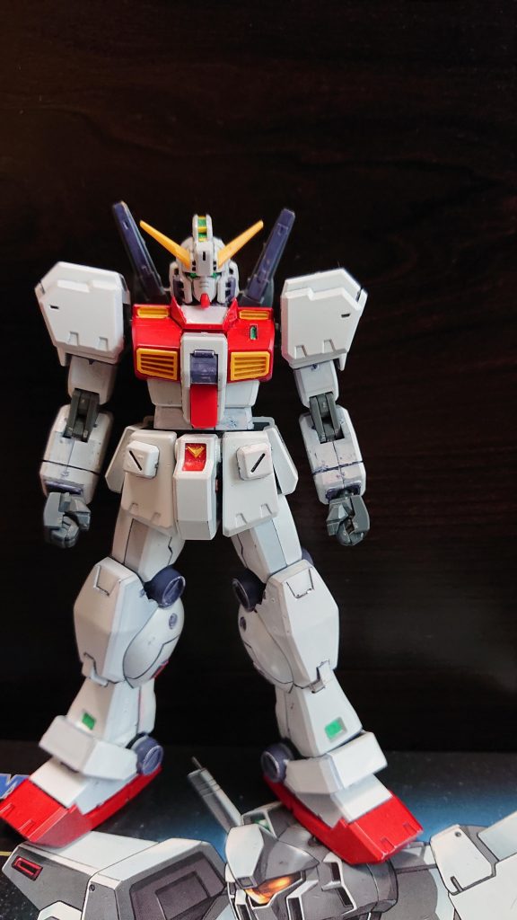 また、シグレ隊の隊長機はガンダムヘッドに換装されてます。