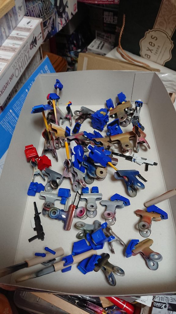 塗装中の一枚。装備品や色については出典ゲームの立ち絵やGジェネシリーズを参考に「どう見えるか」に比重をおいて選んでいます。