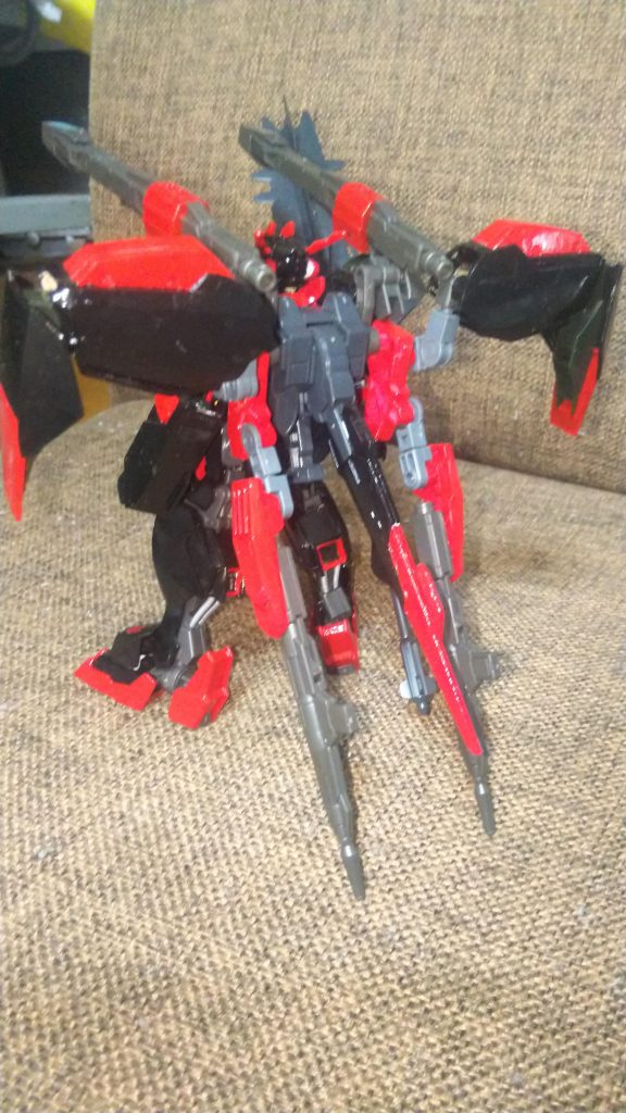 バックパックは鉄華団のガンダムに装備されていたモノを全装備です
欲張り思考です
ブレードのワイヤー無くしたので伸びてる所は無いです