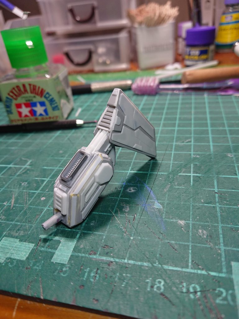 HGのハイニューは背中が寂しいのでMG風メカをスクラッチ