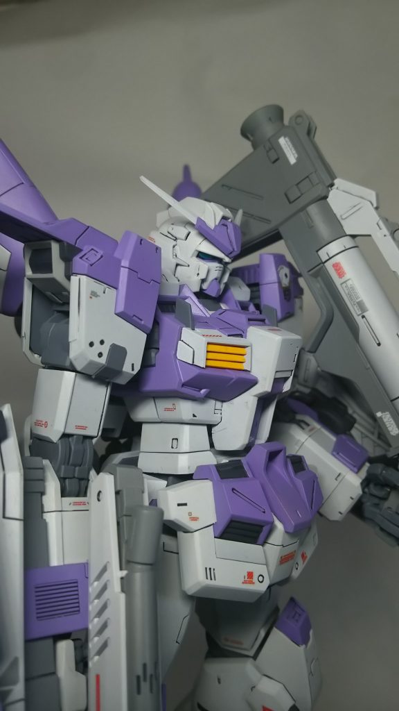 アップで。口はプラ版を張り付け形状を替えてあります。