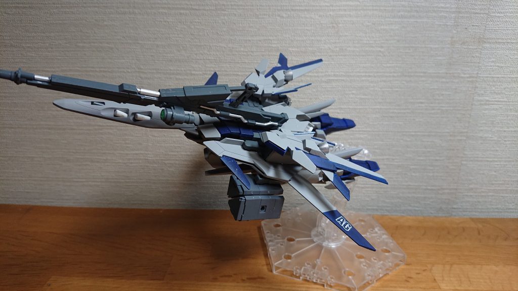 WR形態
カイとプラスではWRのベースの形が割と違うので削ったり切ったりと形を会わせて無理矢理変形させてます。