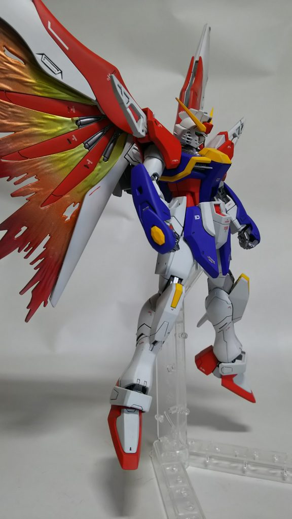 最後に横から。最新のキットだけあって非常に組みやすいですが、欠点があるとすれば手の甲の黄色パーツ後2つ付けて欲しかったですね。最後までご覧いただきましてありがとうございます。