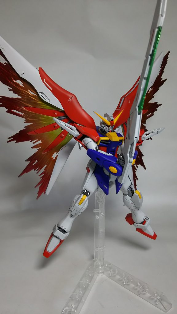 デスティニーの代名詞のアロンダイト両手持ち。ビーム刃はピンクからグリーンに変更。