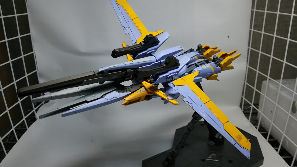 変形を何点か。可変ギミックは元のキュリオスのままです。