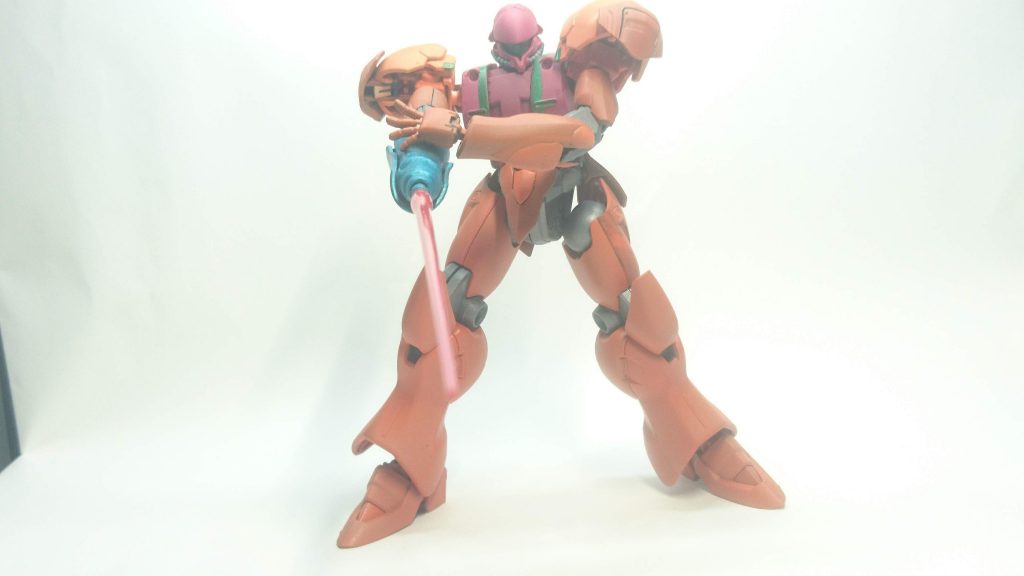 サーベルのビームが付くから撃ってるみたいに出来る