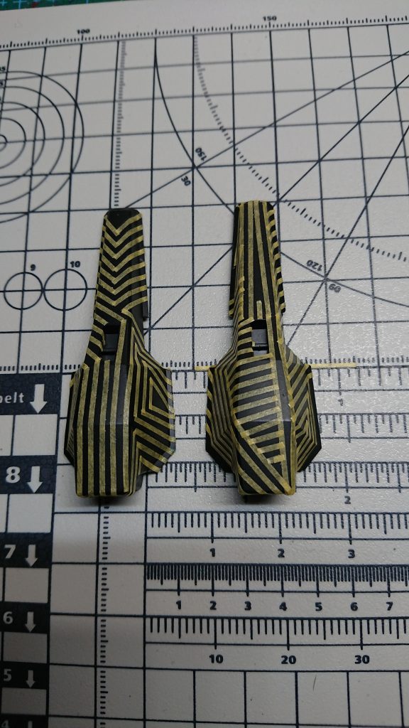 シールドブースターのダズル迷彩マスキング