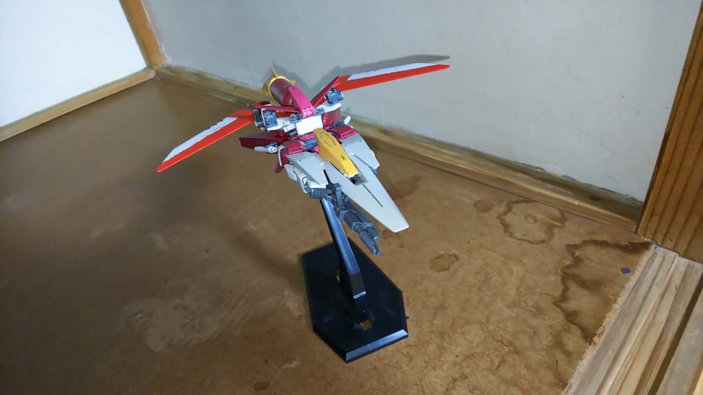 インパルスの可変機構を活かして戦闘機っぽくしました
可変後はビームライフルのみ使用可能
追加武装とか考えるのも面白いかな??