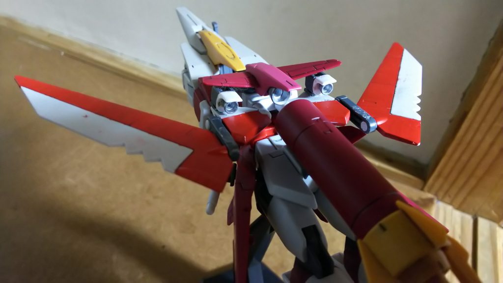 翼基部には小型のバーニアを追加
少しだけ向きを上下に動かせます