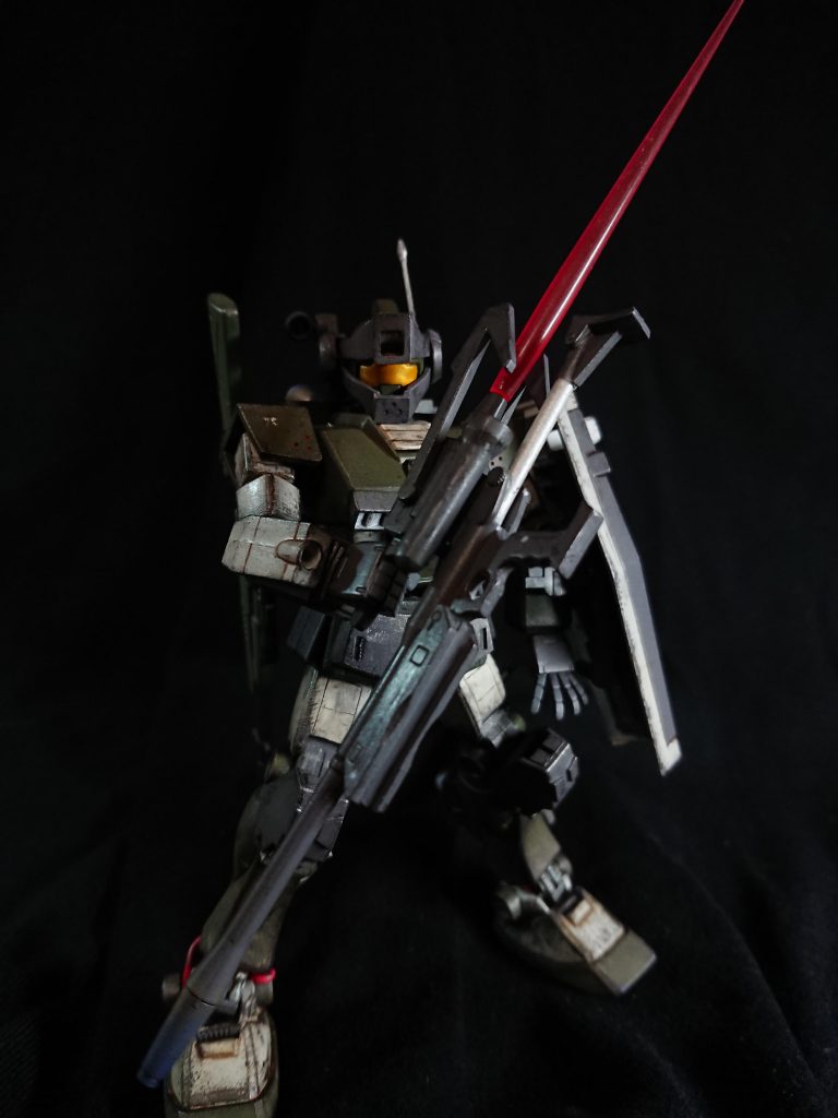 逆さにすることでビームサーベルを発振可能