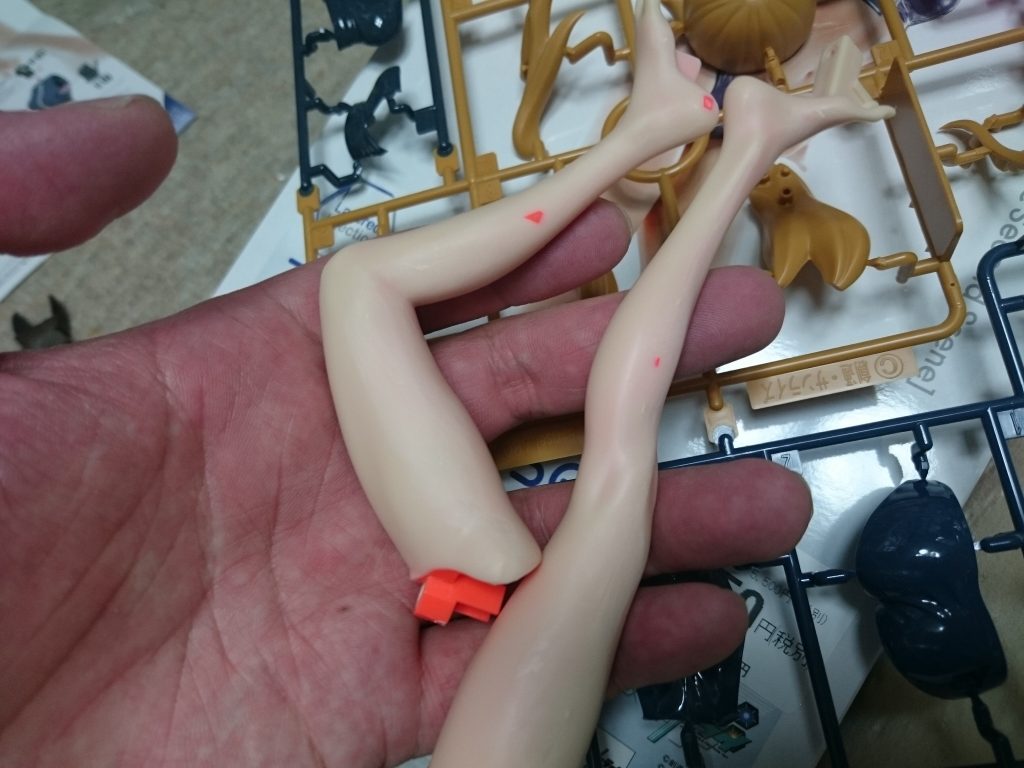 オレンジの切り口は組み立て後に見えにくいように工夫はされているようで…