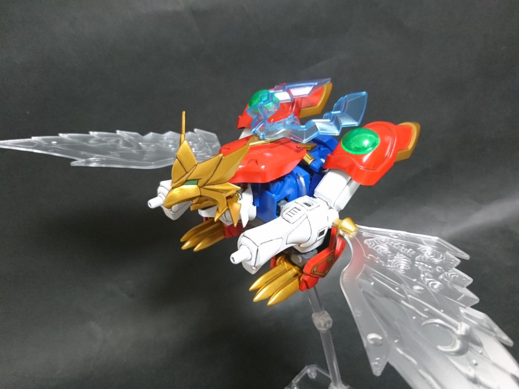 天星武神は虹星鳳凰形態に変形可能。
申し訳程度の変形要素。