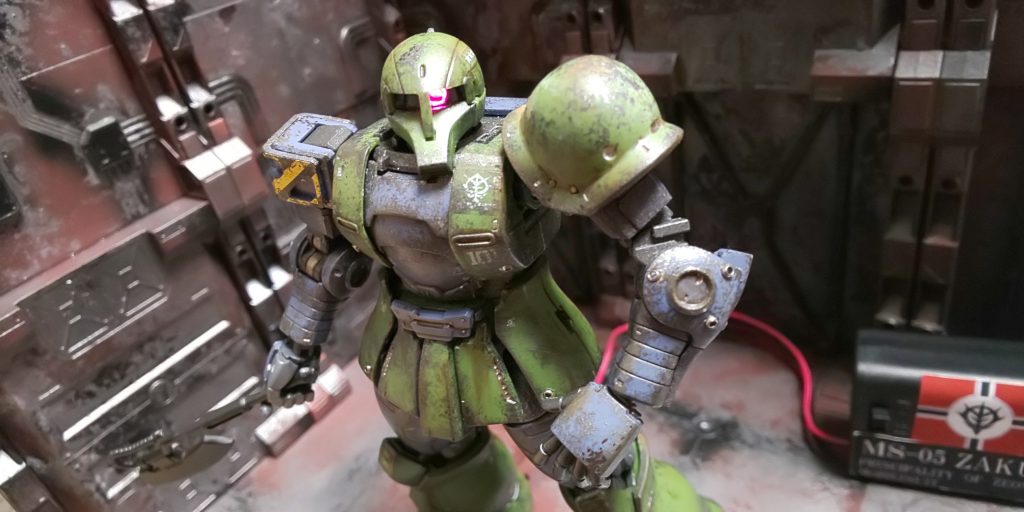 メタルビーズを各所に埋め込み