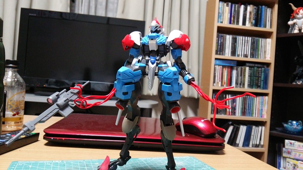 バルバトスのパーツとミキシング。指を配線にするのは割と初期の構想です。