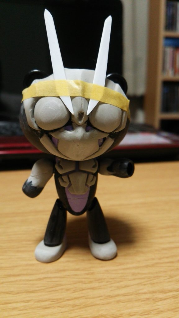 ボディもパテ盛り。腕はバランスよく延長してます。