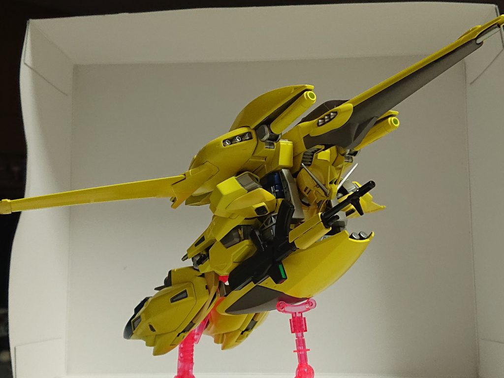 ((((っ・ω・)っブーン