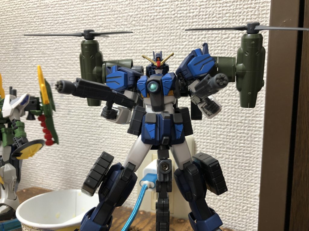 空中戦闘にも対応できるようプロペラバックパックもオプションとしてあります