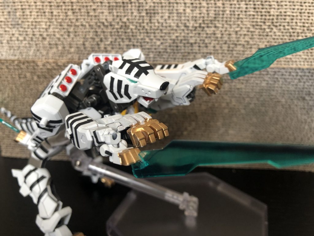 スト○イクレーザークロー!!!
以下塗装前です↓