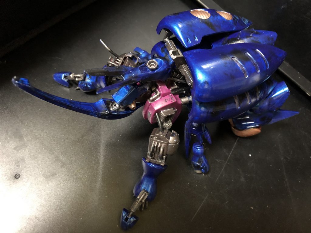 oyz「かぶとむし は ちからの つよくて ほかの むしを おおきな つので なげとばして しまうよ! こんちゅう の おおさま なんだ!」
ハマーン様「ええい!いい加減な事を申すではない!よりによって、キュベレイをこの様な姿に変形させるとはっ!恥を知れ、俗物!!」
oyz「いやいやいや、ハマーン様!お待ちください、ちゃんとした理由があるのですよ。」
ハマーン様「理由だと?ならば申してみろ!ろくでもない理由では無いであろうな!?」